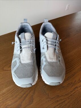 On Cloud 6 Men’s Athletic Sneakers